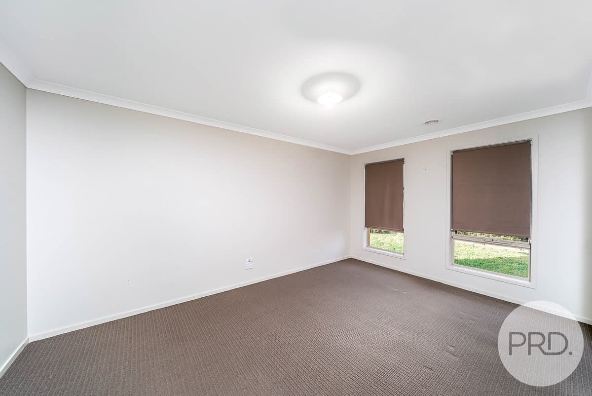 18 Hazelwood Drive, FOREST HILL NSW 2651, Forest Hill - Thumbnail 2