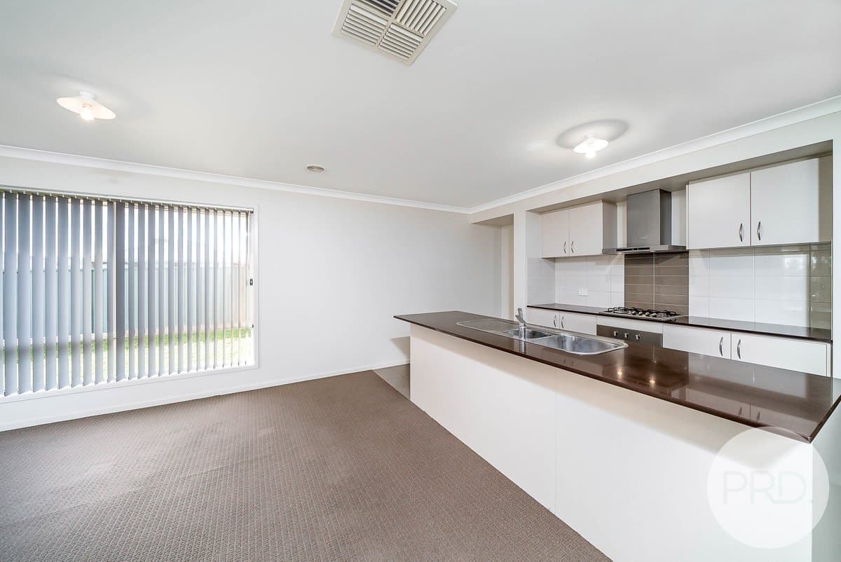 18 Hazelwood Drive, FOREST HILL NSW 2651, Forest Hill - Thumbnail 4