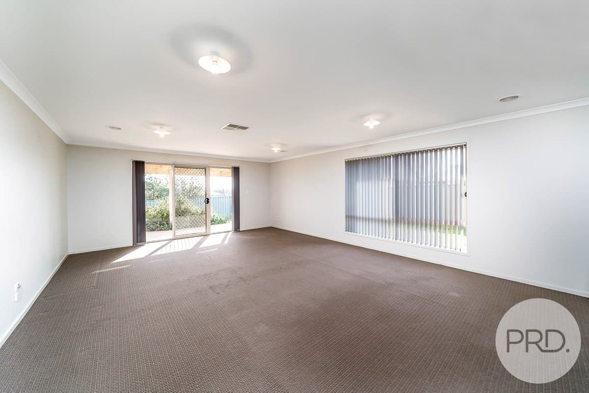18 Hazelwood Drive, FOREST HILL NSW 2651, Forest Hill - Thumbnail 5