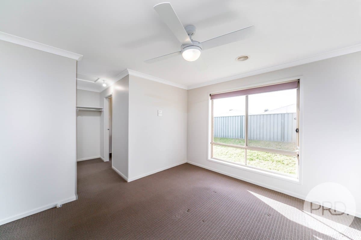18 Hazelwood Drive, FOREST HILL NSW 2651, Forest Hill - Thumbnail 6