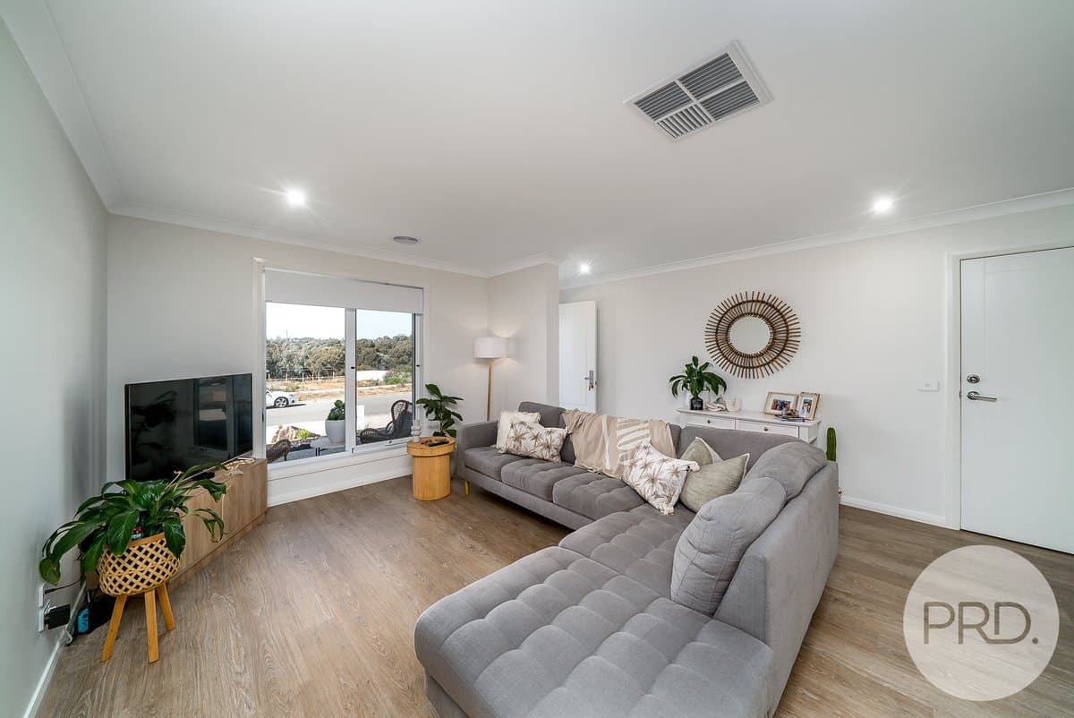 2 Unaipon Street, LLOYD NSW 2650, Lloyd - Thumbnail 2