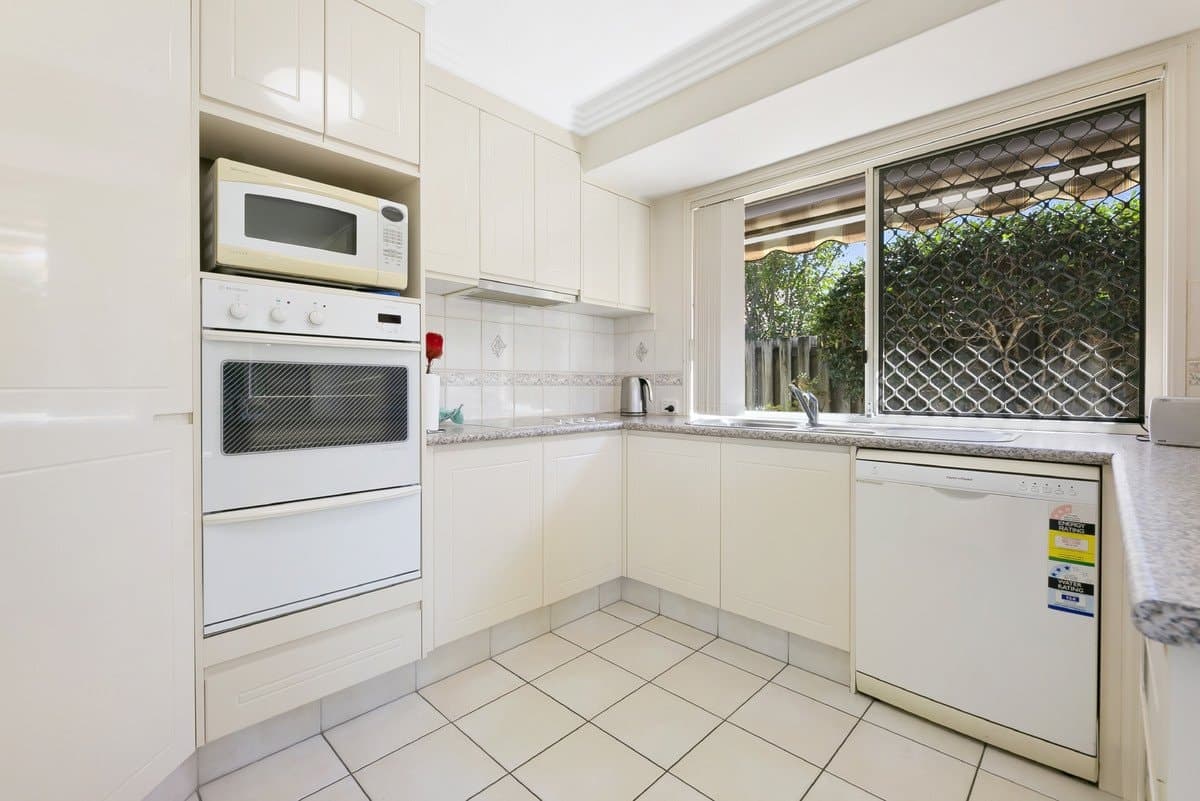 35 Nuthatch Street, Burleigh Waters QLD 4220, Burleigh Waters - Thumbnail 7