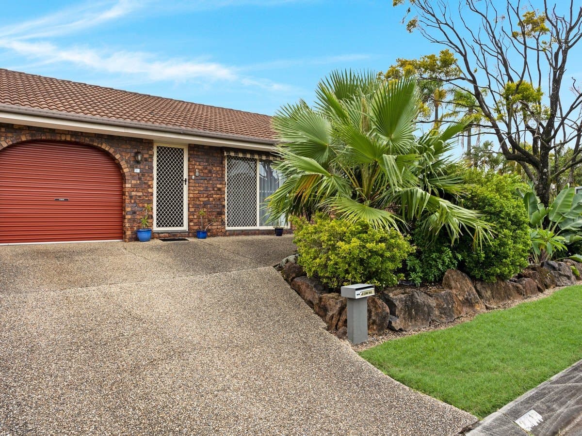 2/13 Elwood Court, Burleigh Waters QLD 4220, Burleigh Waters Property Image - Thumbnail 2
