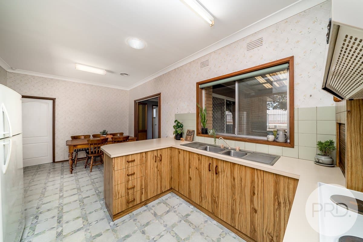 10 Norfolk Avenue, LAKE ALBERT NSW 2650, Lake Albert - Thumbnail 4