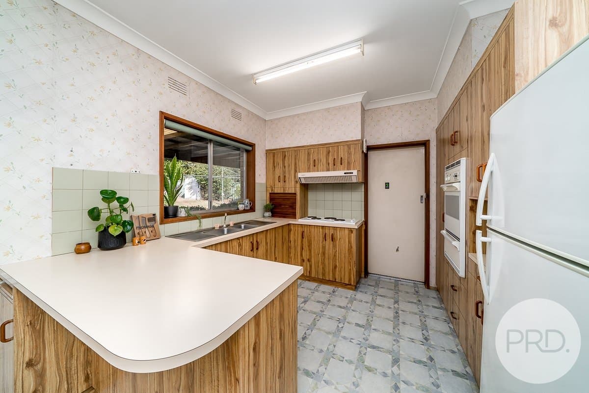 10 Norfolk Avenue, LAKE ALBERT NSW 2650, Lake Albert - Thumbnail 5