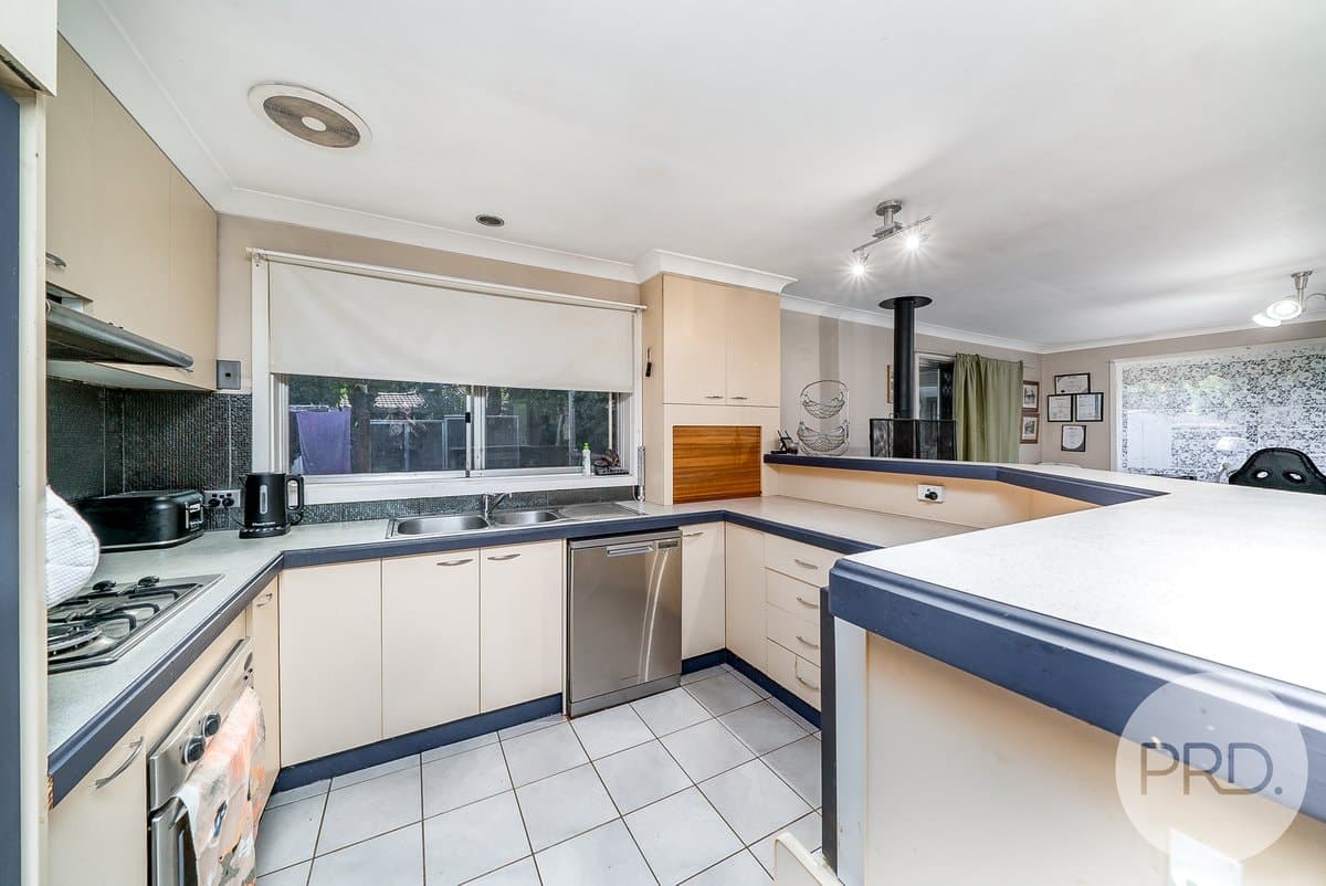 5 Oleander Crescent, LAKE ALBERT NSW 2650, Lake Albert - Thumbnail 2