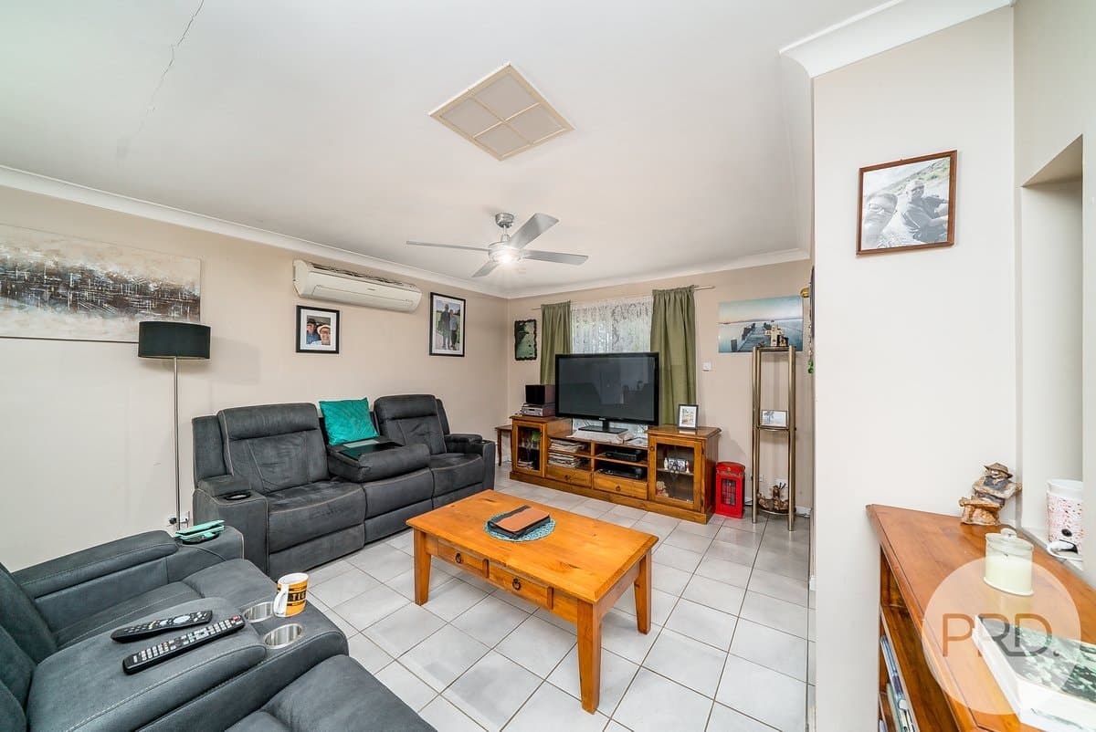 5 Oleander Crescent, LAKE ALBERT NSW 2650, Lake Albert - Thumbnail 3
