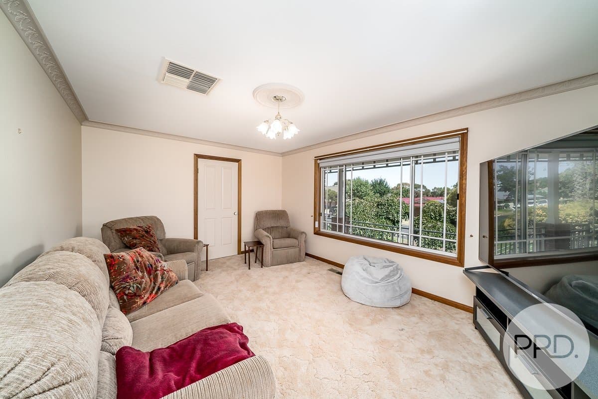 5 Wilgoma Street, BOURKELANDS NSW 2650, Bourkelands - Thumbnail 2