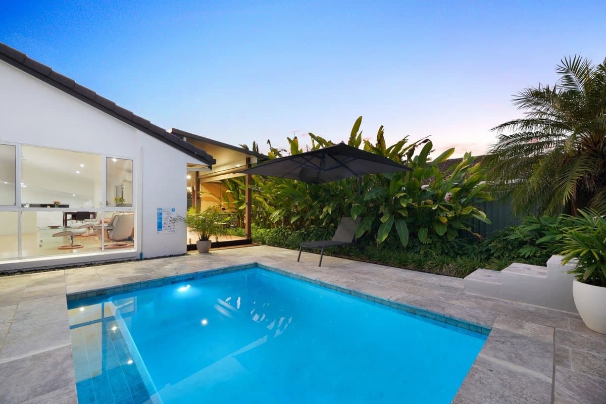 11 Robinson Place, Currumbin Waters QLD 4223, Currumbin Waters - Thumbnail 2