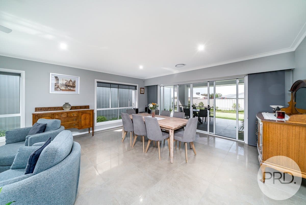 17 Turramia Crescent, GOBBAGOMBALIN NSW 2650, Gobbagombalin - Thumbnail 4