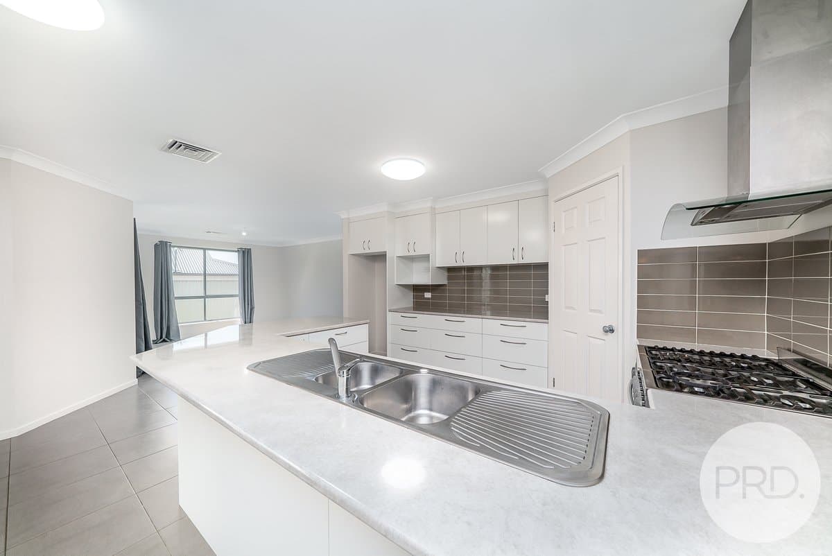 4 Tahara Crescent, ESTELLA NSW 2650, Estella - Thumbnail 6
