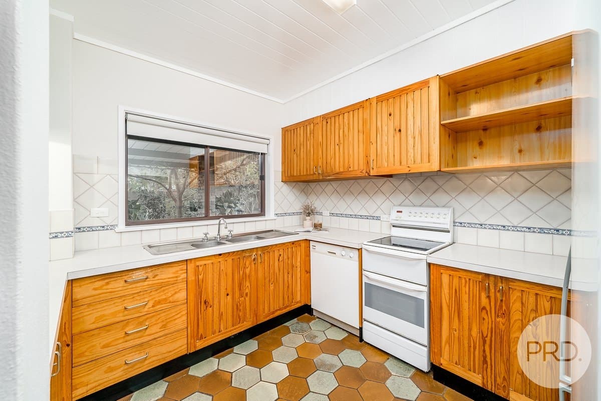 2 Myall Crescent, LAKE ALBERT NSW 2650, Lake Albert - Thumbnail 6