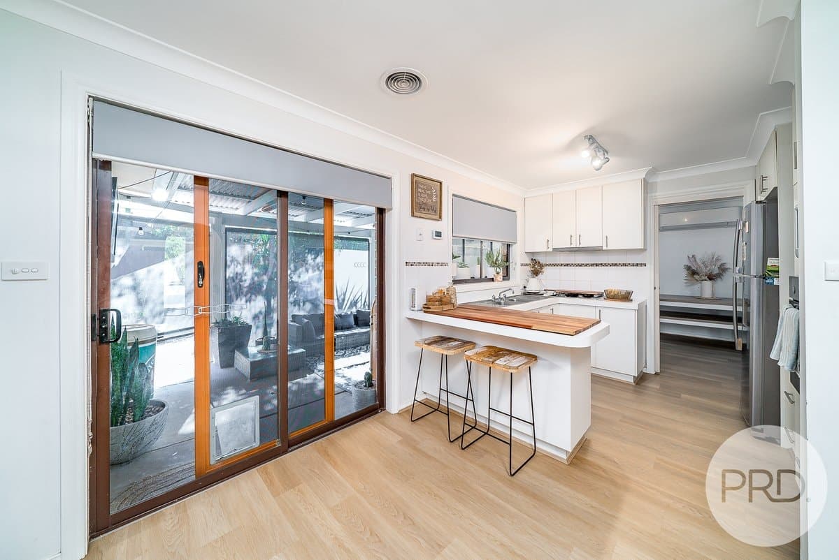 15 Tura Place, GLENFIELD PARK NSW 2650, Glenfield Park - Thumbnail 5