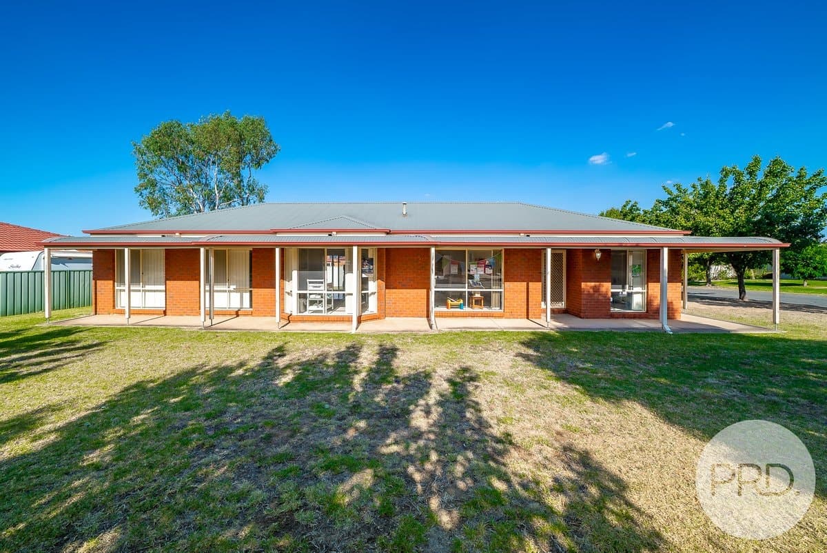 54 Yentoo Drive, GLENFIELD PARK NSW 2650, Glenfield Park - Image 1