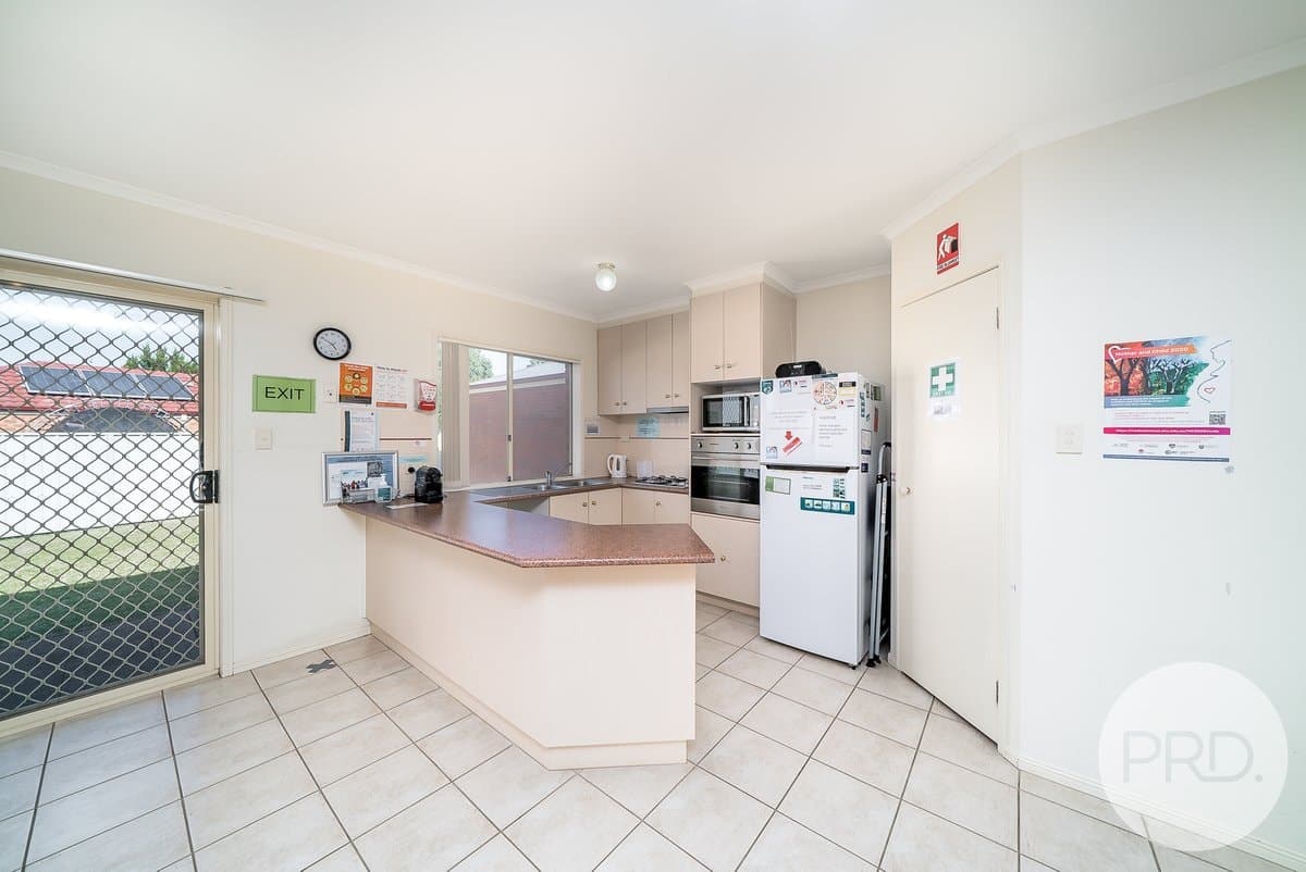 54 Yentoo Drive, GLENFIELD PARK NSW 2650, Glenfield Park - Thumbnail 2