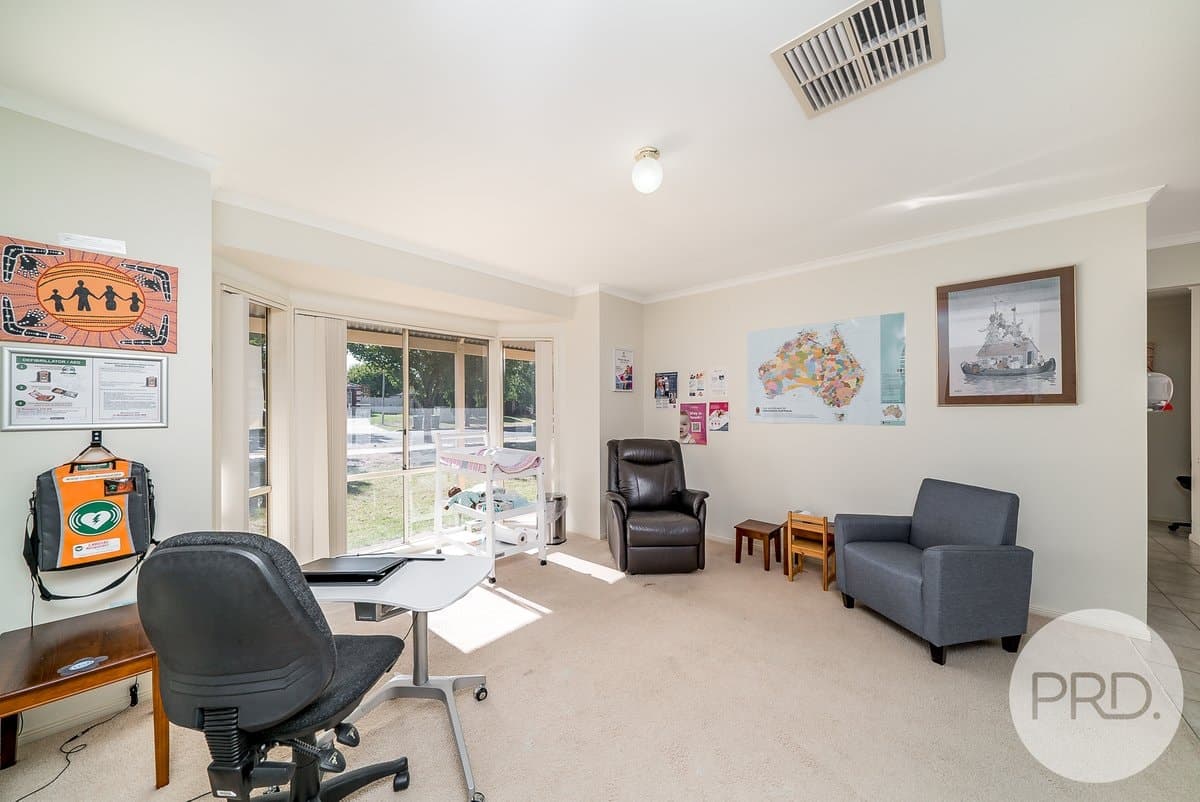 54 Yentoo Drive, GLENFIELD PARK NSW 2650, Glenfield Park - Thumbnail 5