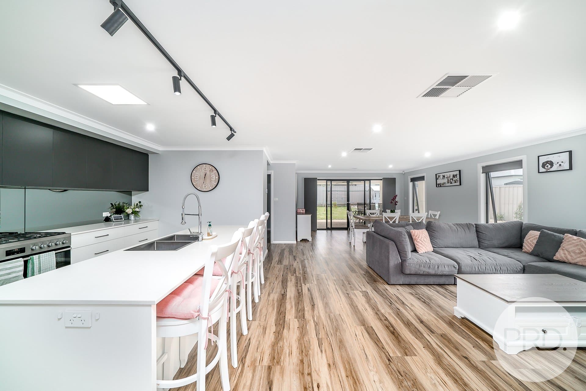 18 Turramia Crescent, GOBBAGOMBALIN NSW 2650, Gobbagombalin - Thumbnail 3