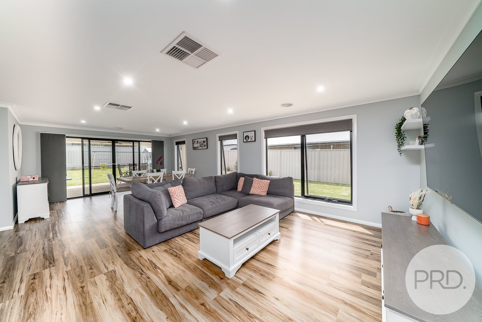 18 Turramia Crescent, GOBBAGOMBALIN NSW 2650, Gobbagombalin - Thumbnail 5