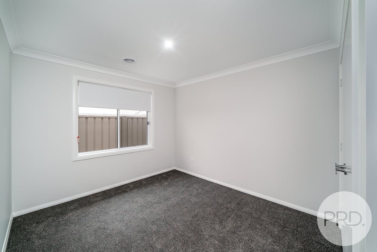 16 Bondi Crescent, GOBBAGOMBALIN NSW 2650, Gobbagombalin - Thumbnail 2