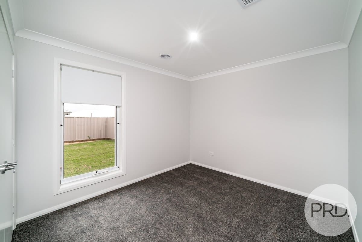 16 Bondi Crescent, GOBBAGOMBALIN NSW 2650, Gobbagombalin - Thumbnail 3