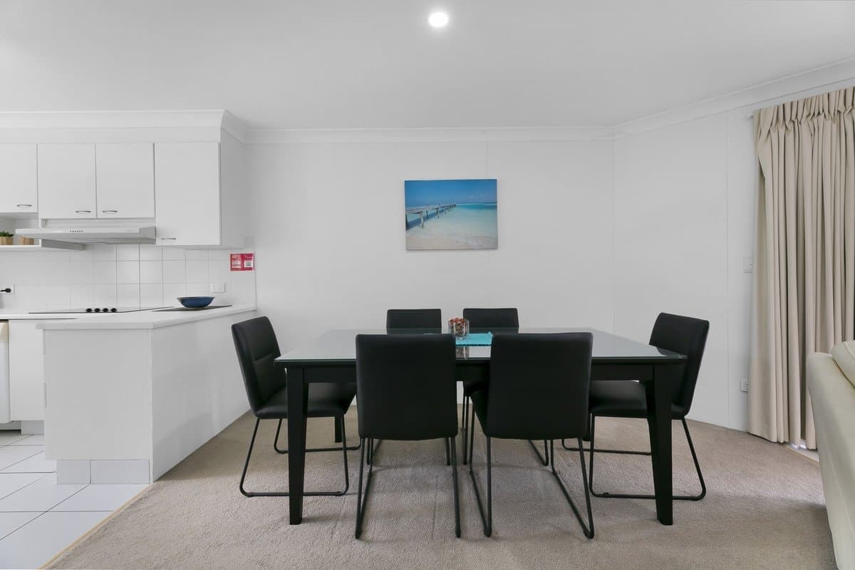 28/136 The Esplanade, Burleigh Heads QLD 4220, Burleigh Heads Property Image - Thumbnail 6