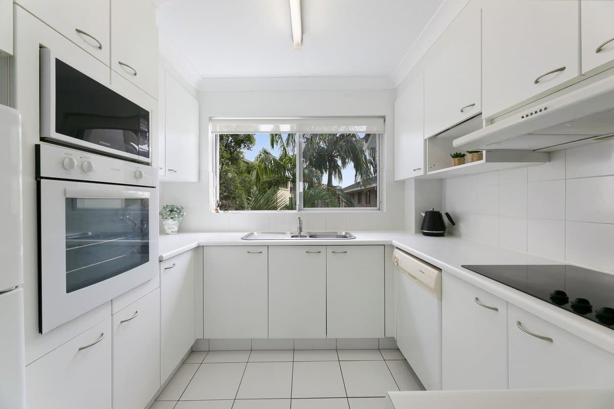 28/136 The Esplanade, Burleigh Heads QLD 4220, Burleigh Heads Property Image - Thumbnail 7