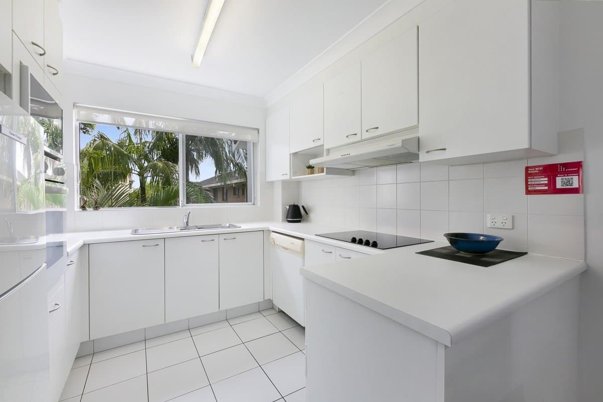 28/136 The Esplanade, Burleigh Heads QLD 4220, Burleigh Heads Property Image - Thumbnail 8