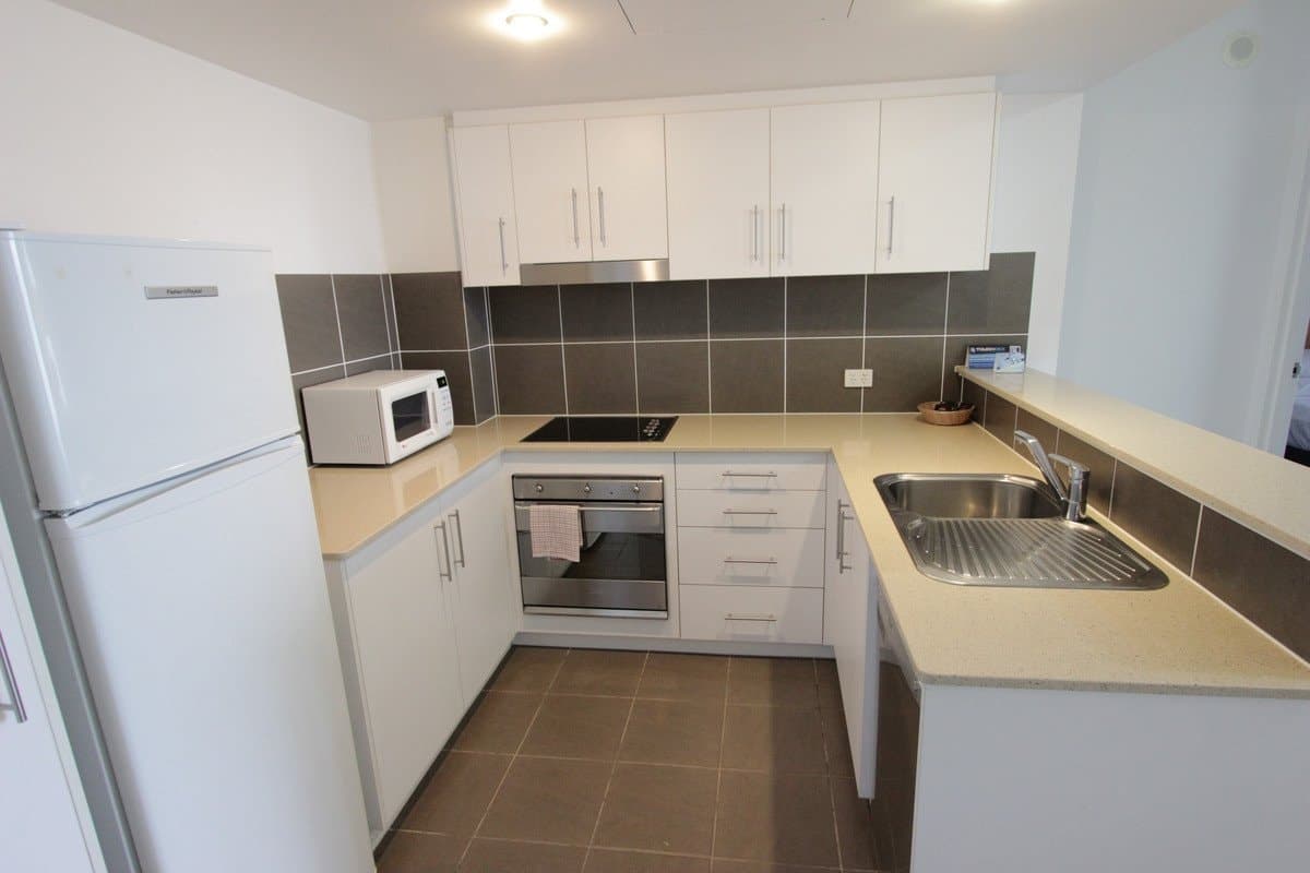 1119/1 Ocean Street, BURLEIGH HEADS QLD 4220, Burleigh Heads Property Image - Thumbnail 4