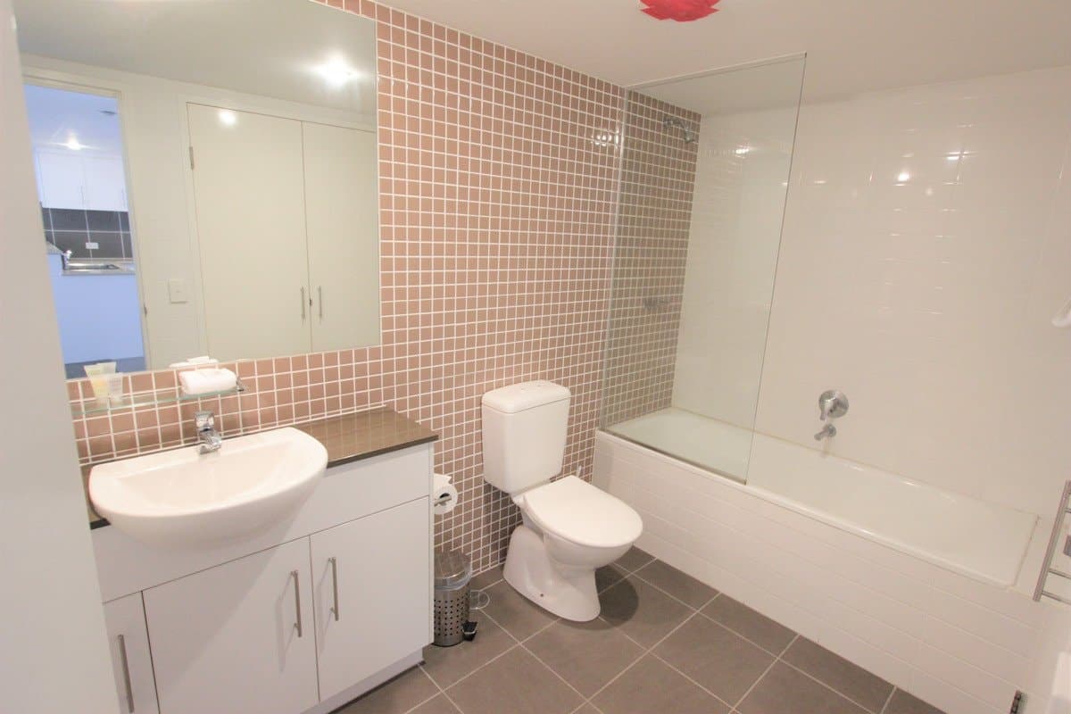 1119/1 Ocean Street, BURLEIGH HEADS QLD 4220, Burleigh Heads Property Image - Thumbnail 8