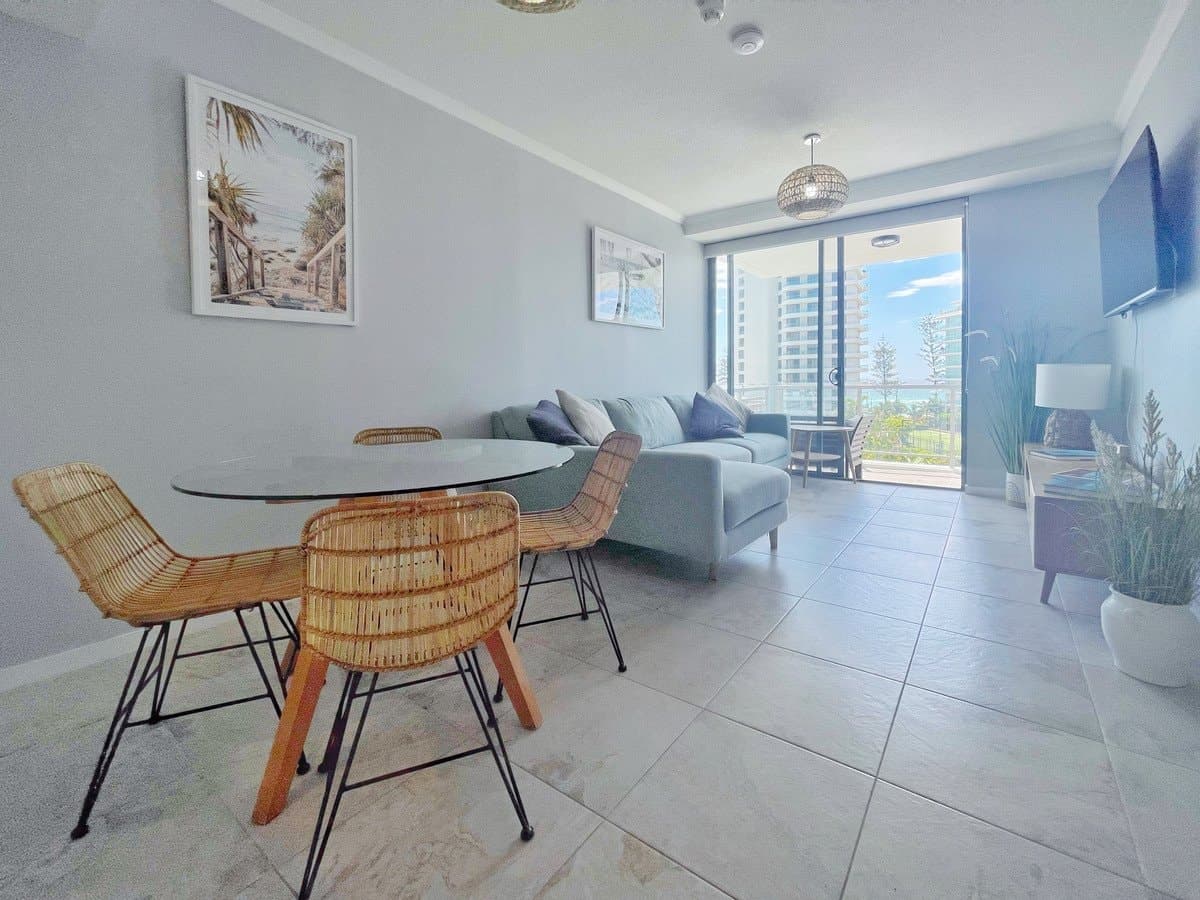 1041/1 Ocean Street, Burleigh Heads QLD 4220, Burleigh Heads Property Image - Thumbnail 4