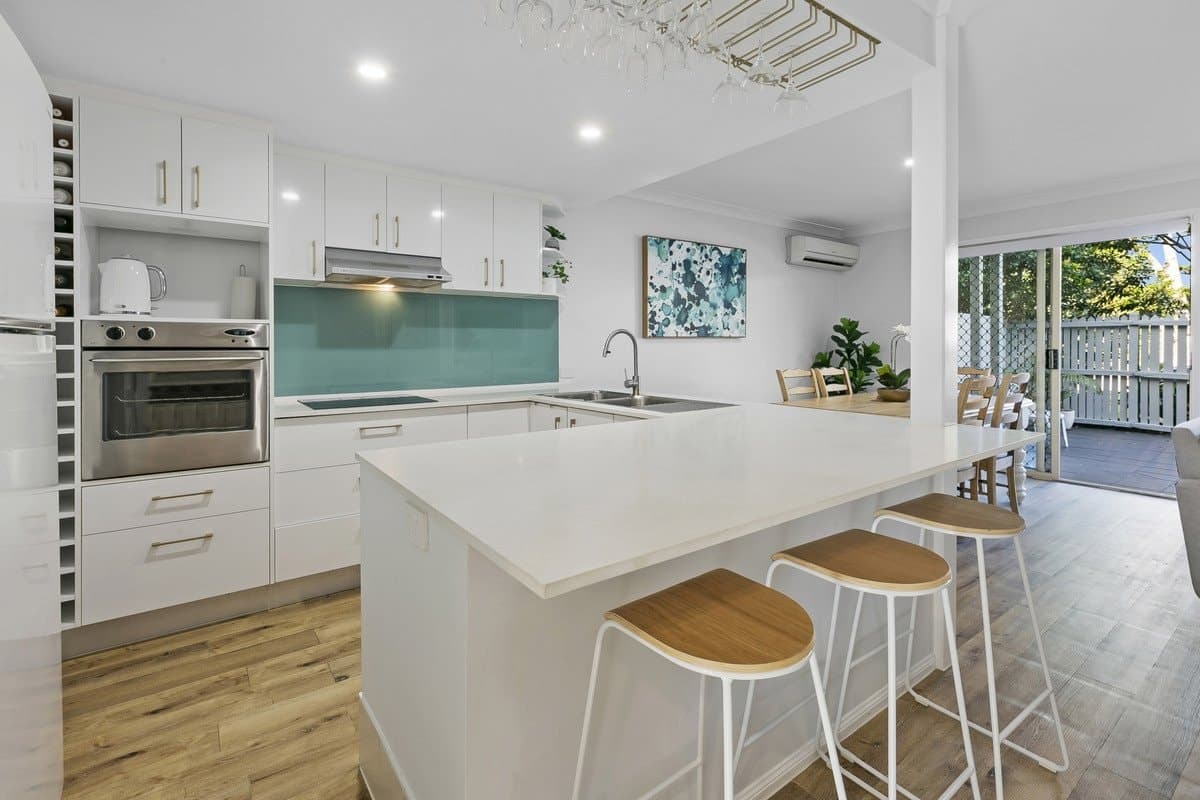 18/1 Township Drive, BURLEIGH HEADS QLD 4220, Burleigh Heads - Image 1