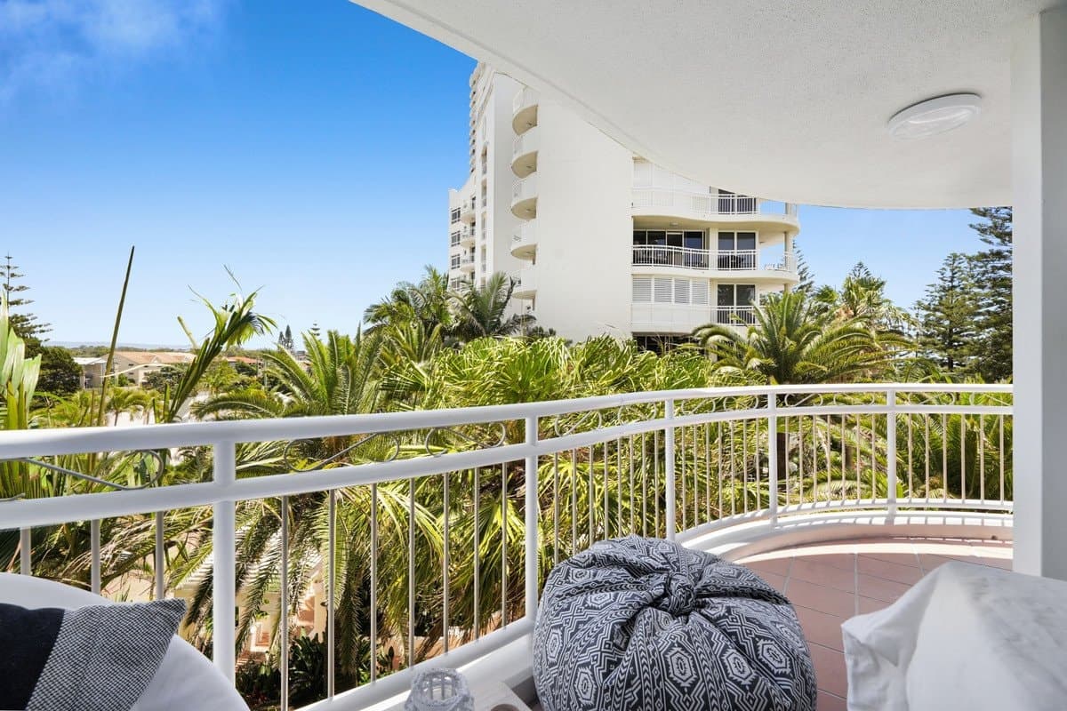 402/220 The Esplanade, Burleigh Heads QLD 4220, Burleigh Heads Property Image - Thumbnail 5