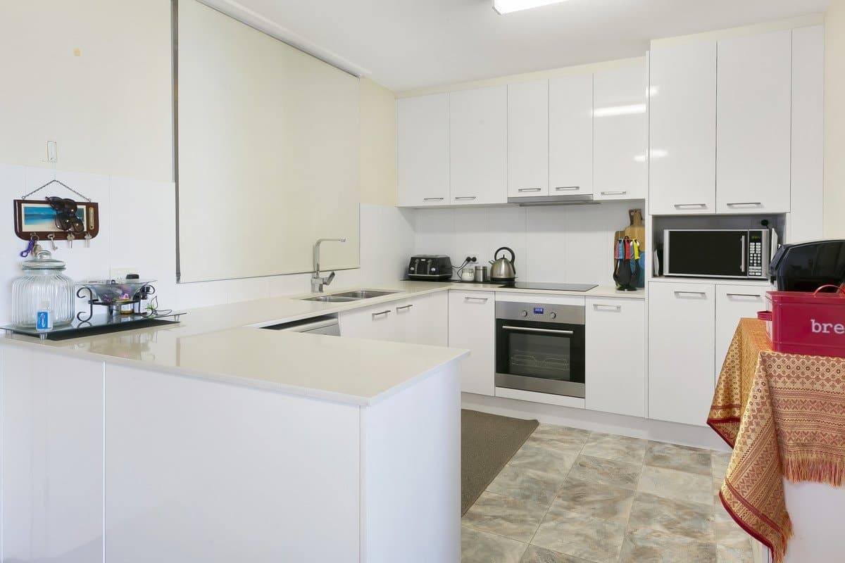 10/100 The Esplanade, Burleigh Heads QLD 4220, Burleigh Heads - Thumbnail 8