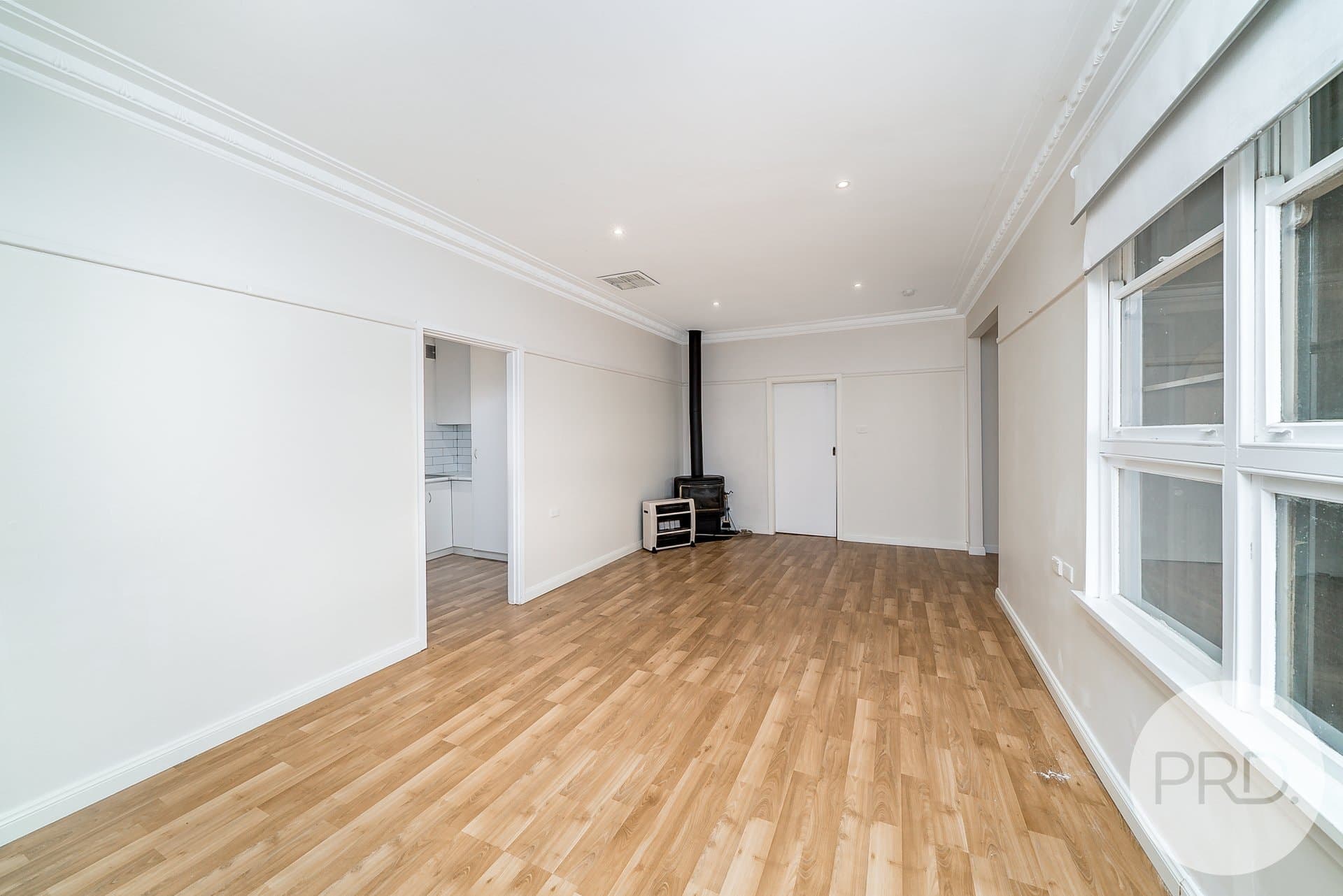 14 Monash Crescent, MOUNT AUSTIN NSW 2650, Mount Austin - Thumbnail 2
