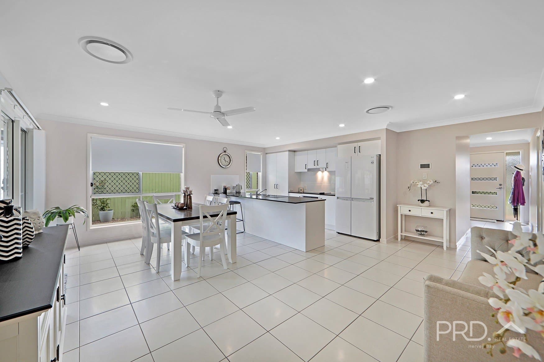 69
                Bradman
                Way
            
            
            
            urangan
            
            
            QLD,
            4655, Urangan - Thumbnail 3
