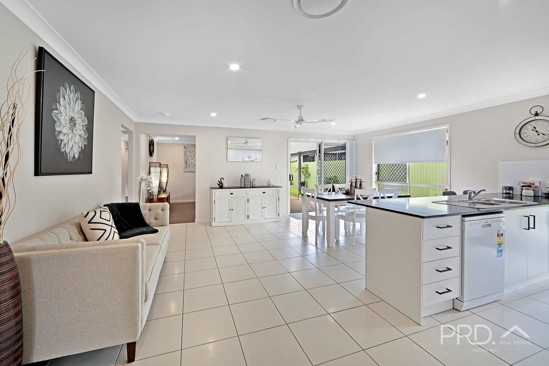 69
                Bradman
                Way
            
            
            
            urangan
            
            
            QLD,
            4655, Urangan - Thumbnail 6