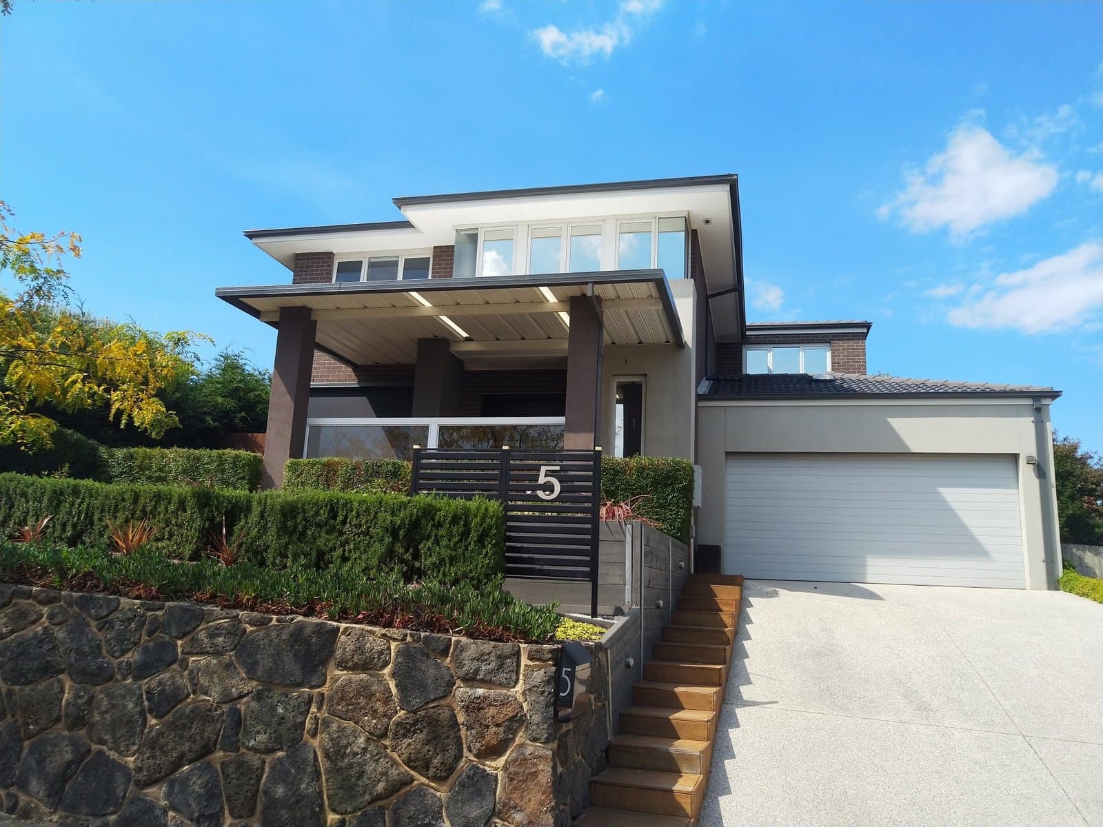 5 Esperence Crescent,
                        
                    
                    
                        
                            HIGHTON, Highton - Image 1