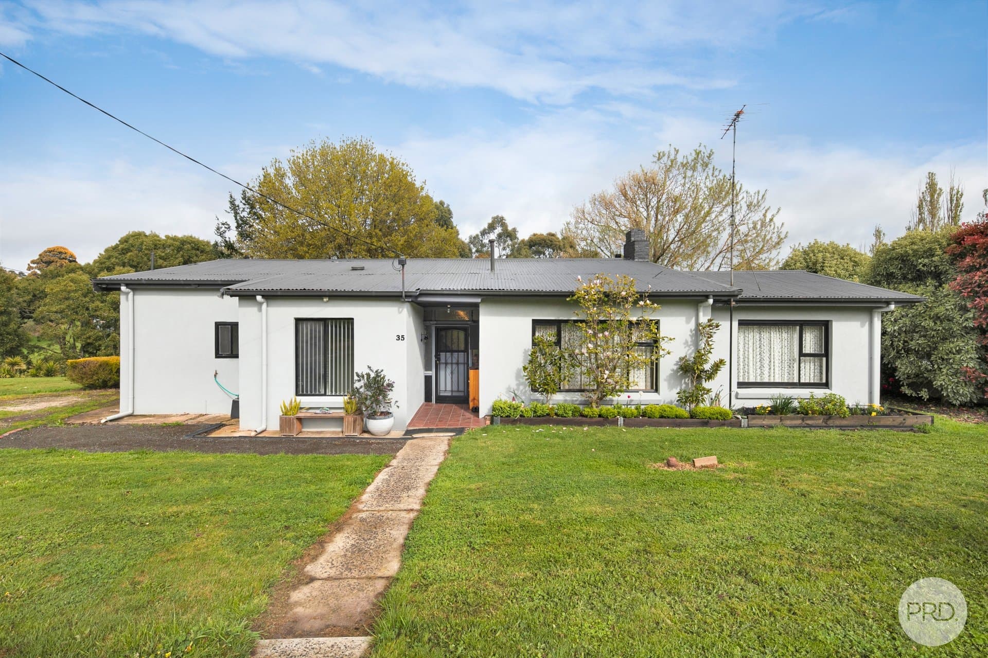 35
                Moore
                Street
            
            
            
            creswick
            
            
            VIC,
            3363, Creswick - Image 1