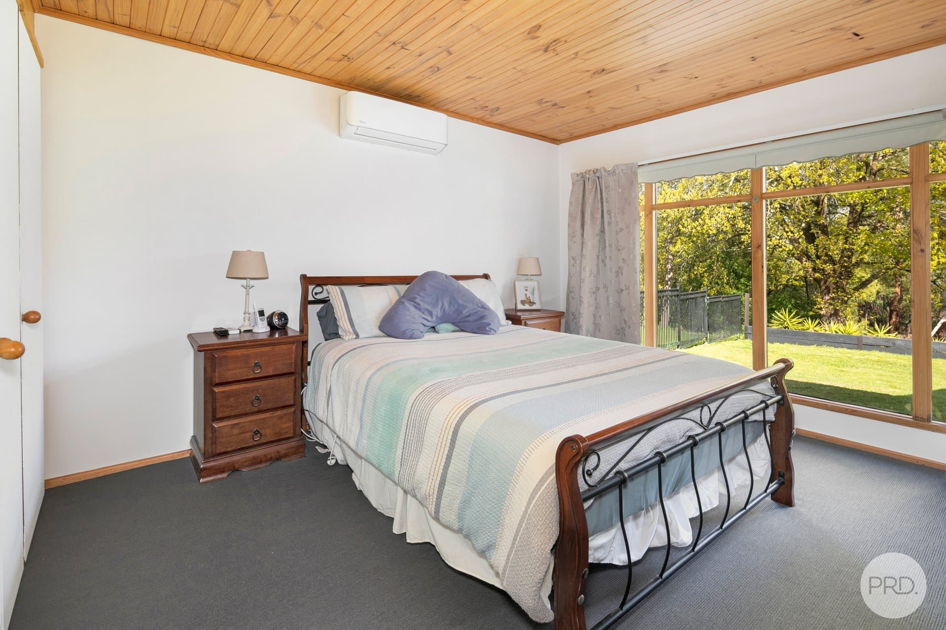 35
                Moore
                Street
            
            
            
            creswick
            
            
            VIC,
            3363, Creswick - Thumbnail 7