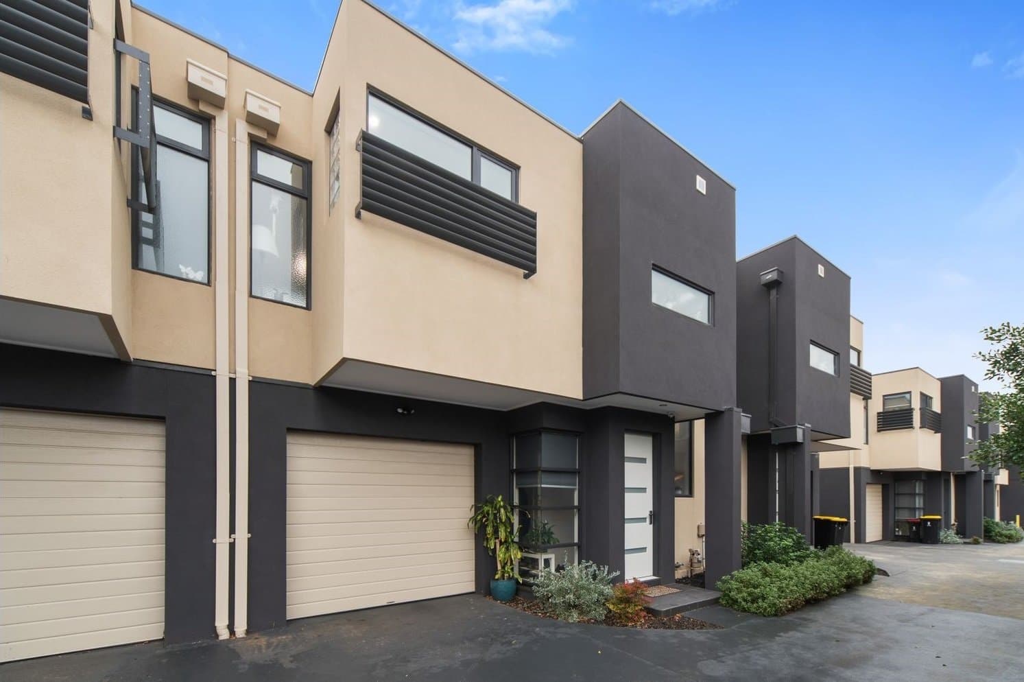 5/14 Clydebank Road,
                        
                    
                    
                        
                            EDITHVALE, Edithvale - Image 1