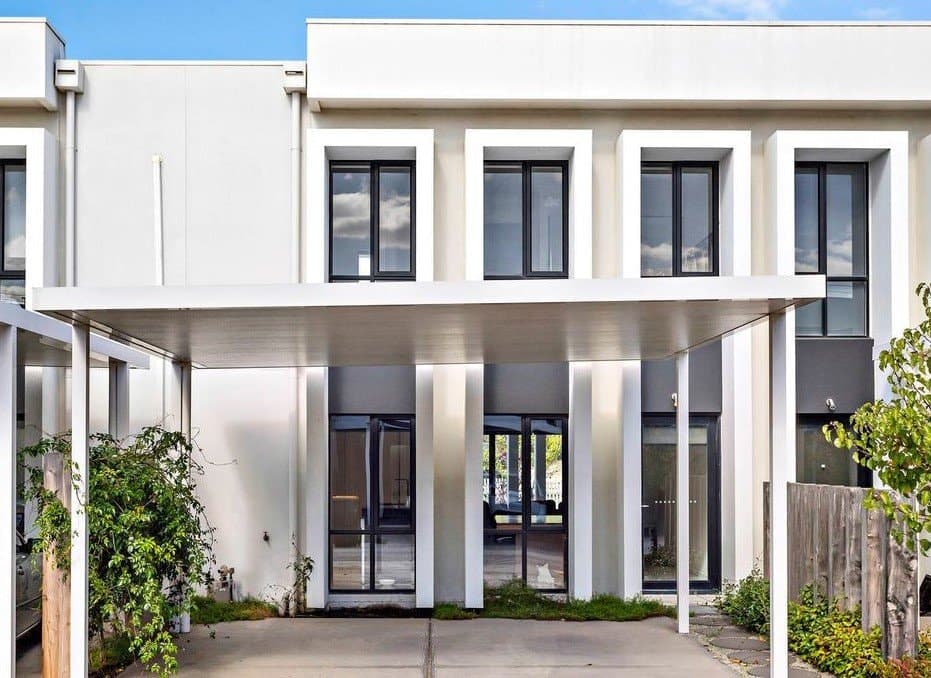 33 Orana  Way,
                        
                    
                    
                        
                            SPRINGVALE, Springvale - Image 1