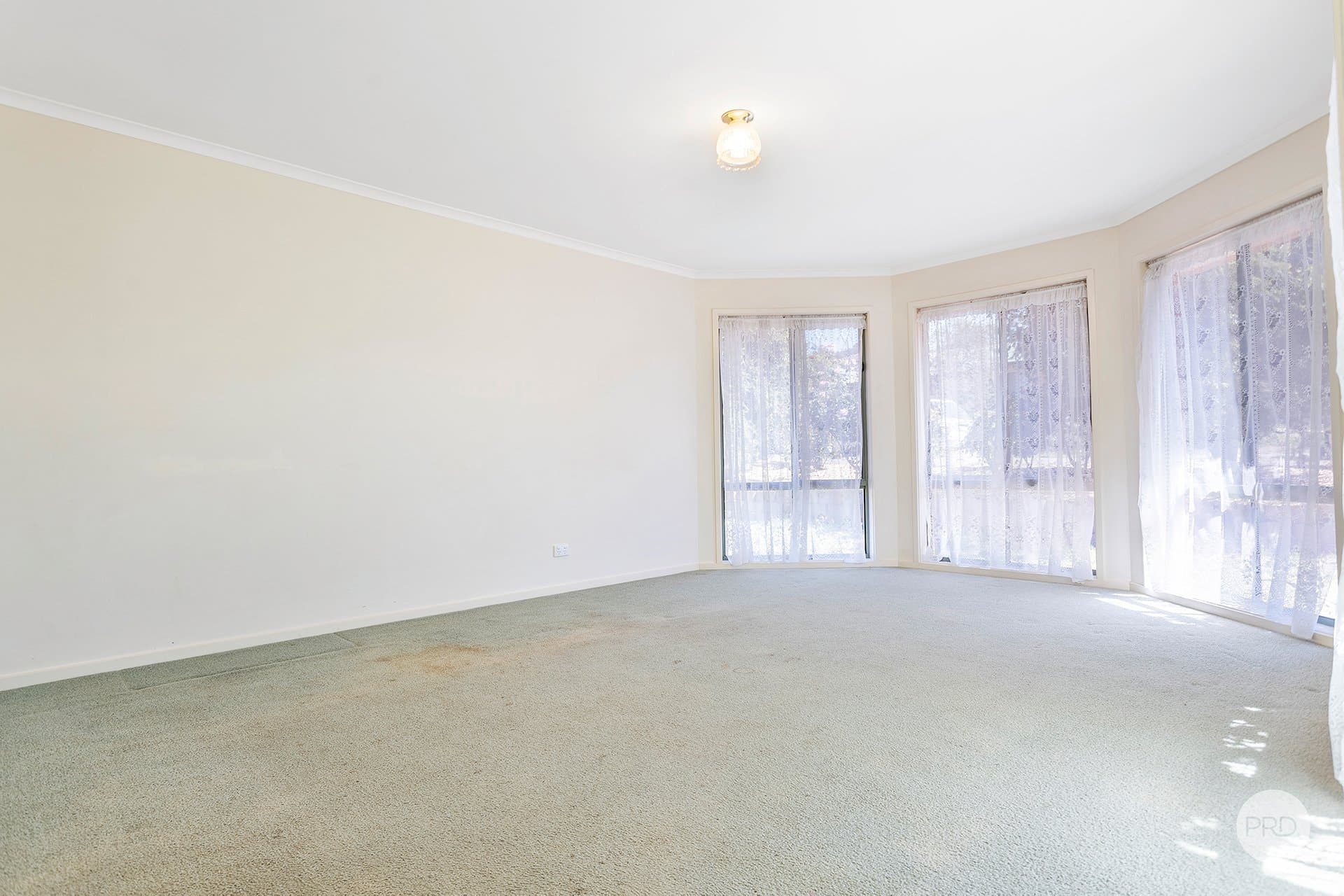 1
                Roycroft
                Court
            
            
            
            kangaroo flat
            
            
            VIC,
            3555, Kangaroo Flat - Thumbnail 2