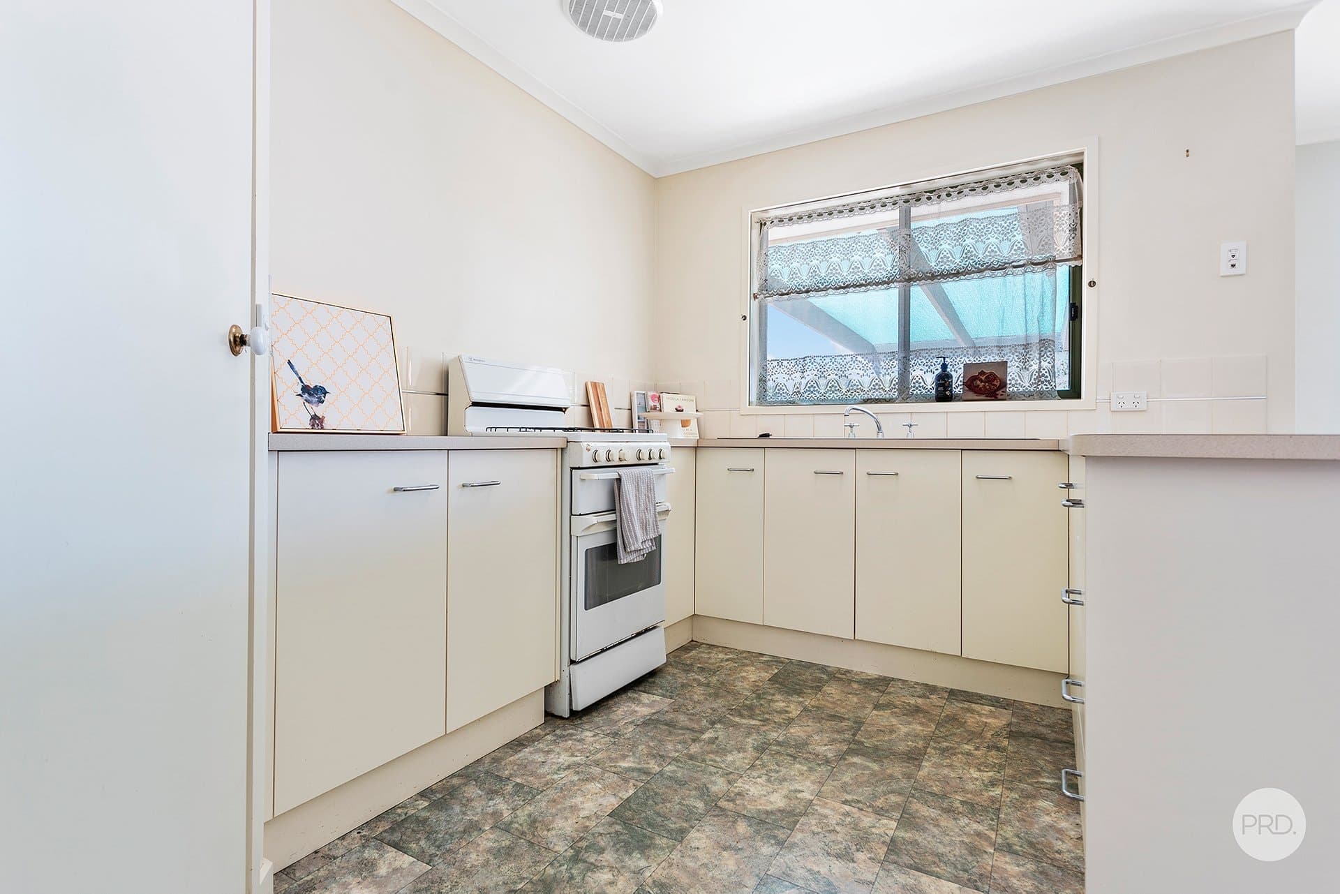 1
                Roycroft
                Court
            
            
            
            kangaroo flat
            
            
            VIC,
            3555, Kangaroo Flat - Thumbnail 3