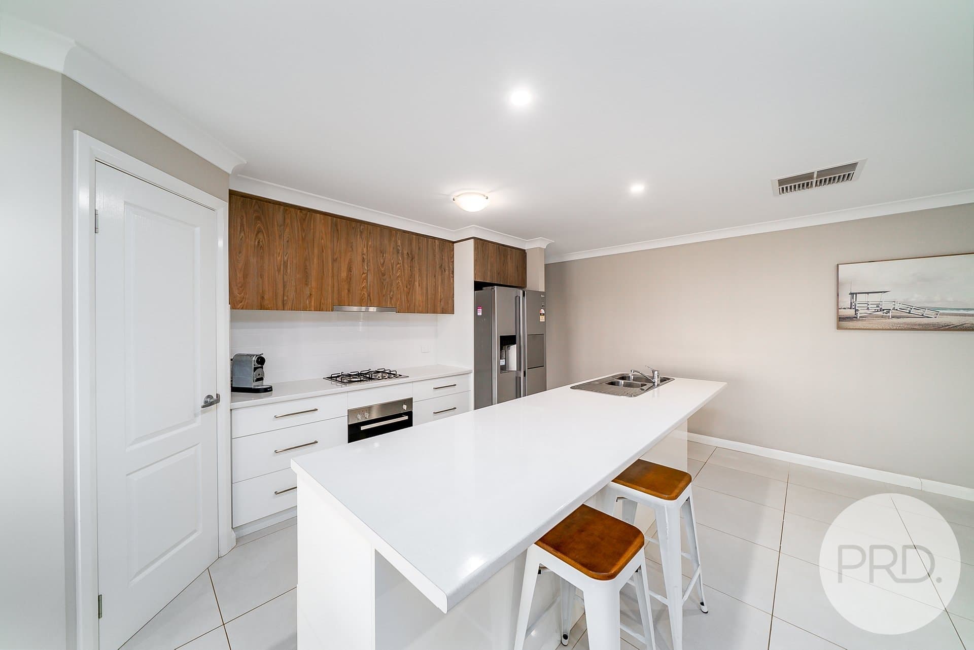 25
                Maitland
                Drive
            
            
            
            estella
            
            
            NSW,
            2650, Estella - Thumbnail 6