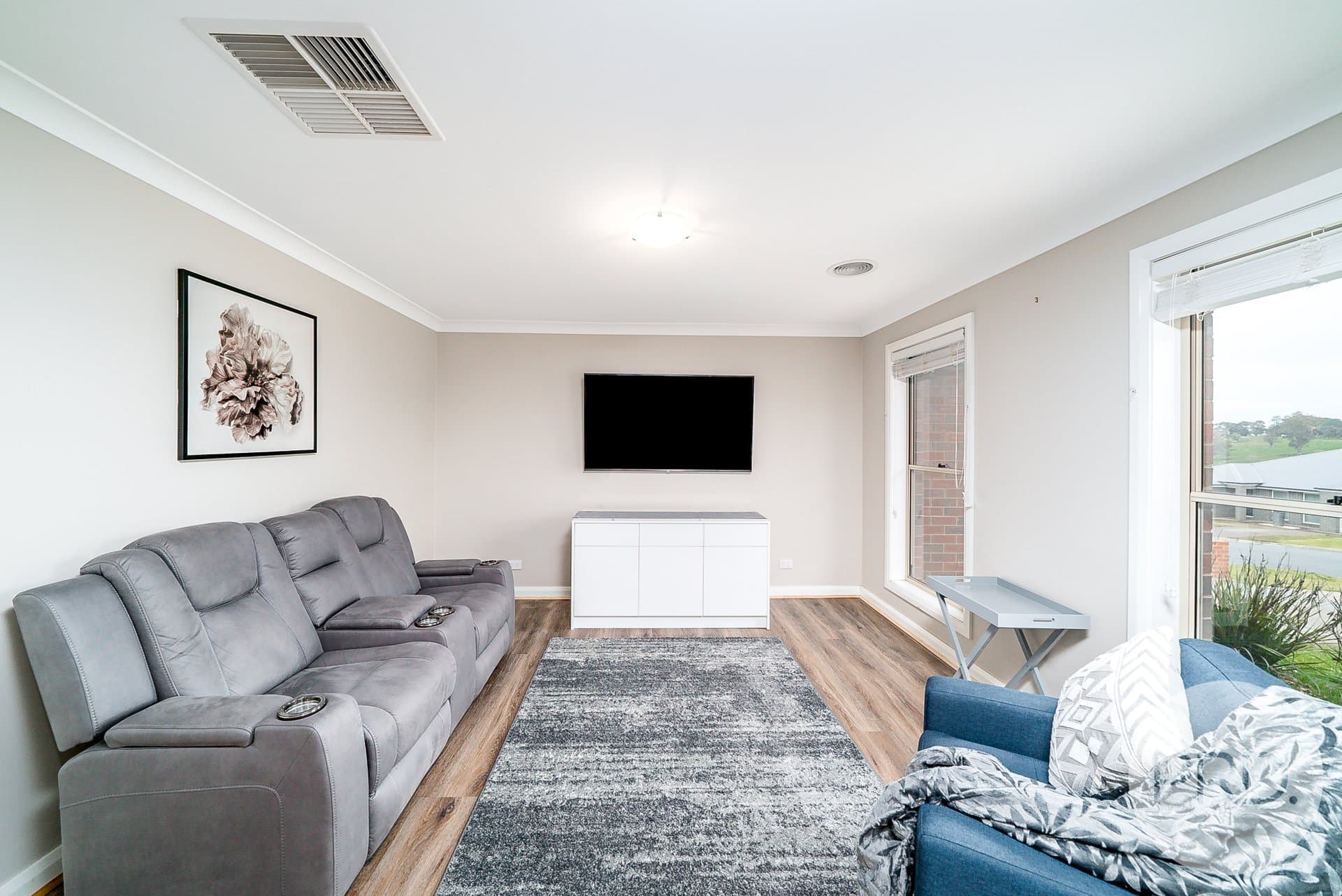 25
                Maitland
                Drive
            
            
            
            estella
            
            
            NSW,
            2650, Estella - Thumbnail 7