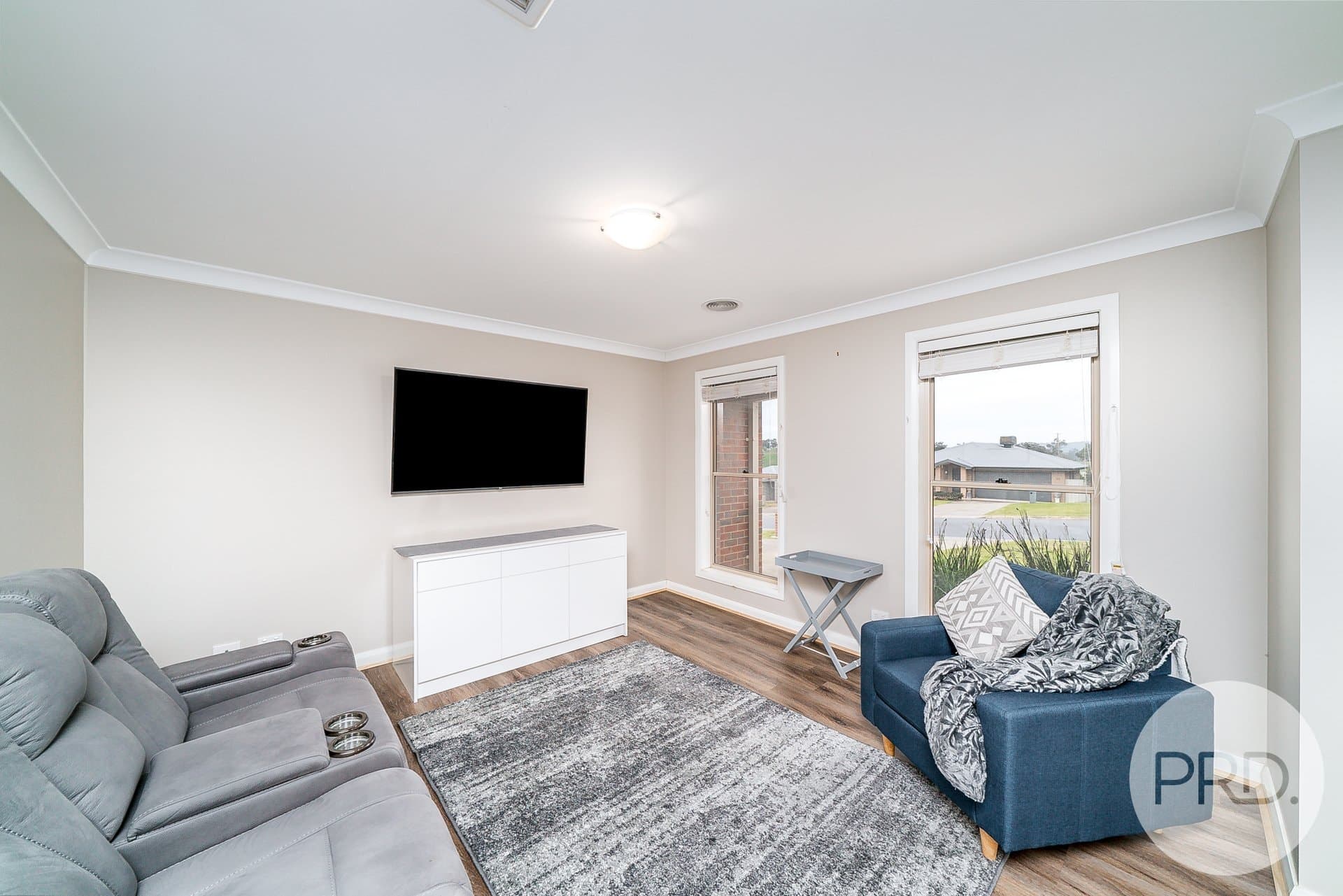 25
                Maitland
                Drive
            
            
            
            estella
            
            
            NSW,
            2650, Estella - Thumbnail 8