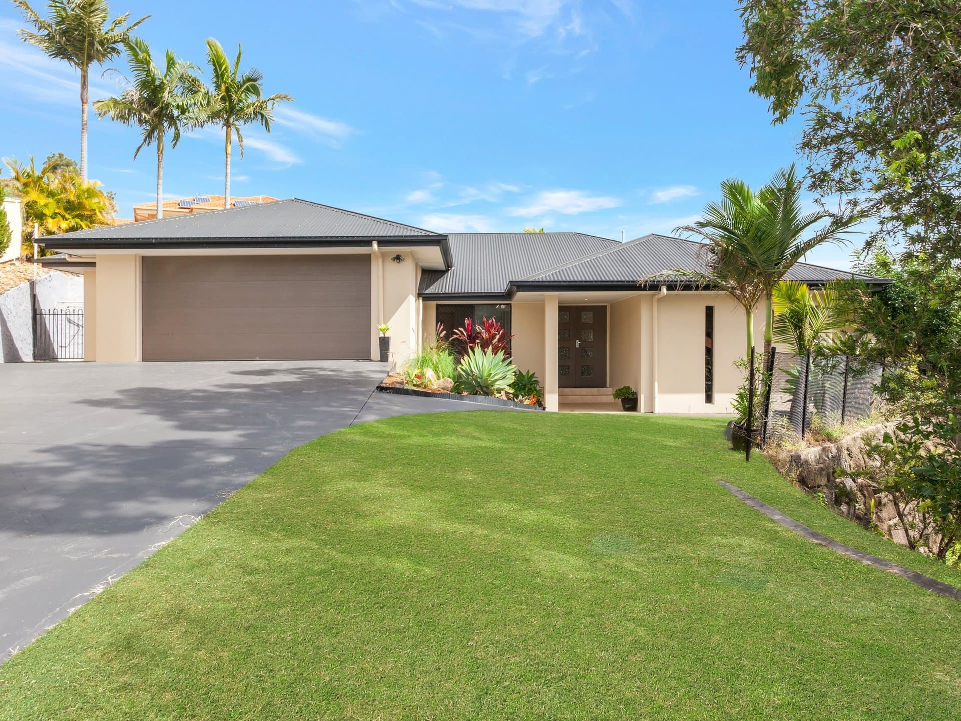 9 Tiarnna Close, BURLEIGH HEADS QLD 4220, Burleigh Heads - Thumbnail 2