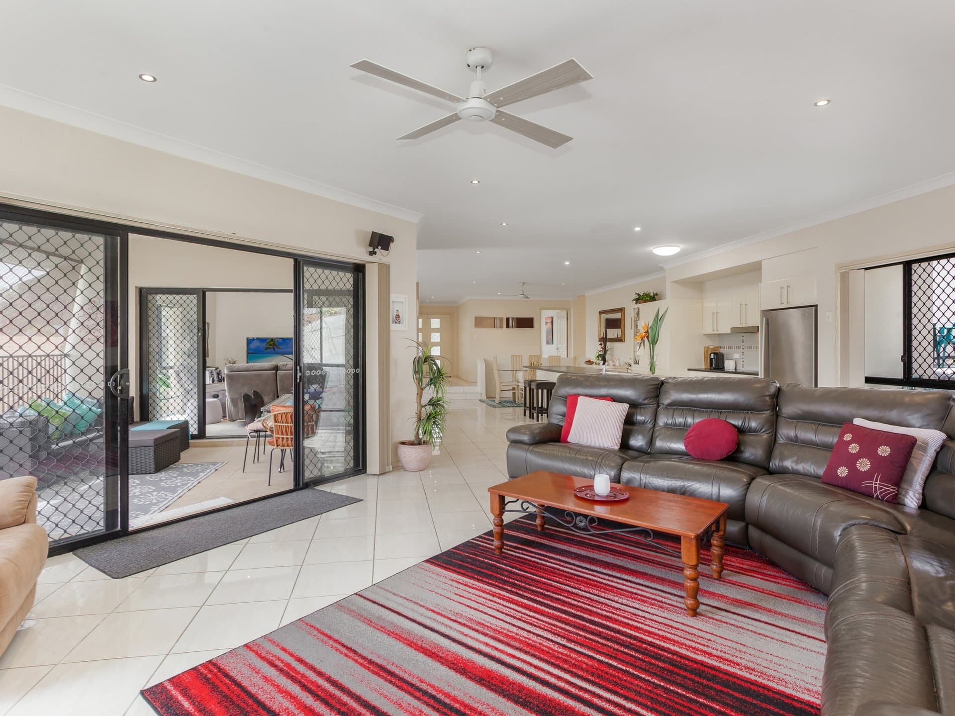 9 Tiarnna Close, BURLEIGH HEADS QLD 4220, Burleigh Heads - Thumbnail 5
