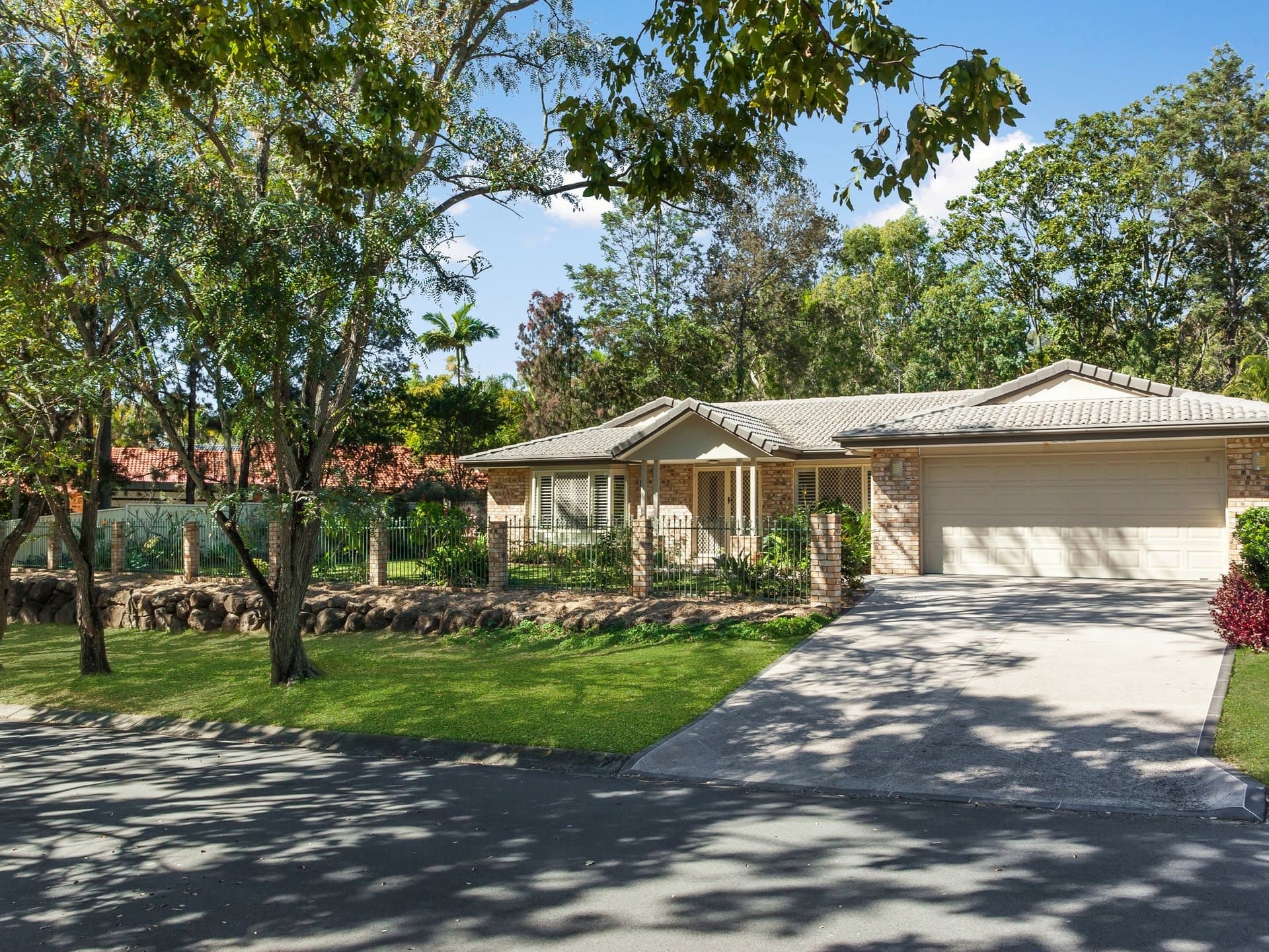19
                Trinity
                Place
            
            
            
            robina
            
            
            QLD,
            4226, Robina - Thumbnail 2