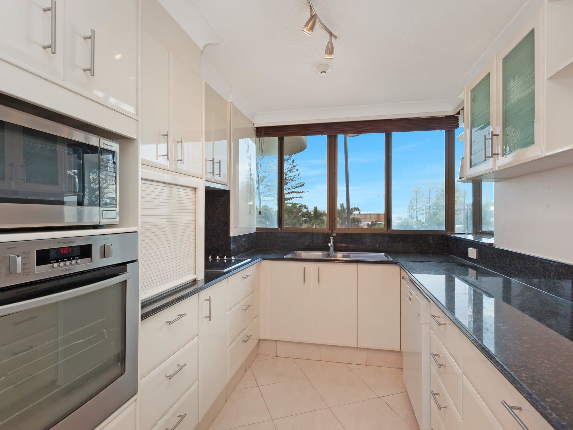 5/60 Goodwin Terrace, BURLEIGH HEADS QLD 4220, Burleigh Heads - Thumbnail 5